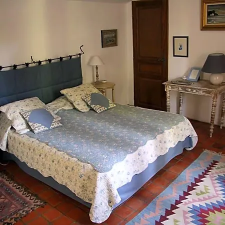 فندق مبيت وإفطار Le Jas Des Nevieres Pierrerue (Alpes-de-Haute-Provence)