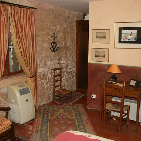 Le Jas Des Nevieres فندق مبيت وإفطار 3*