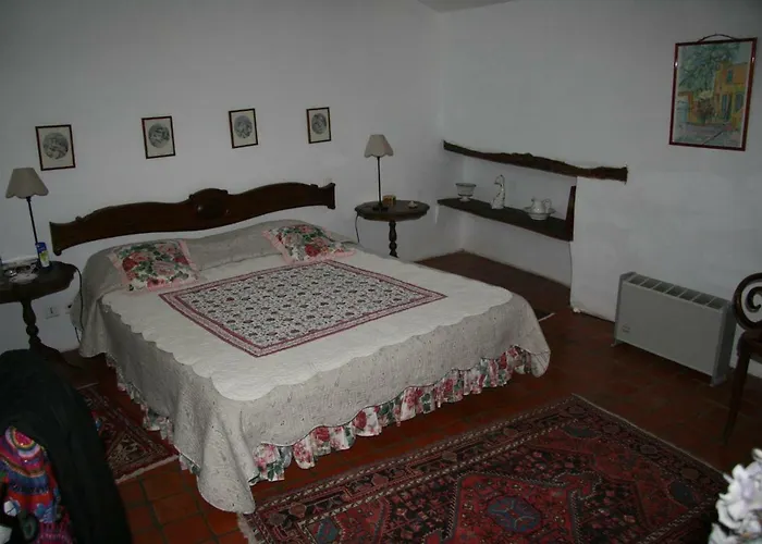 Le Jas Des Nevieres Bed & Breakfast